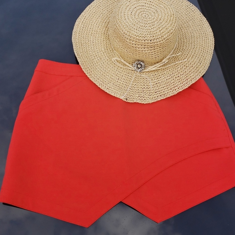 BCBGMaxAzria Coral Skirt with Tailored Fit